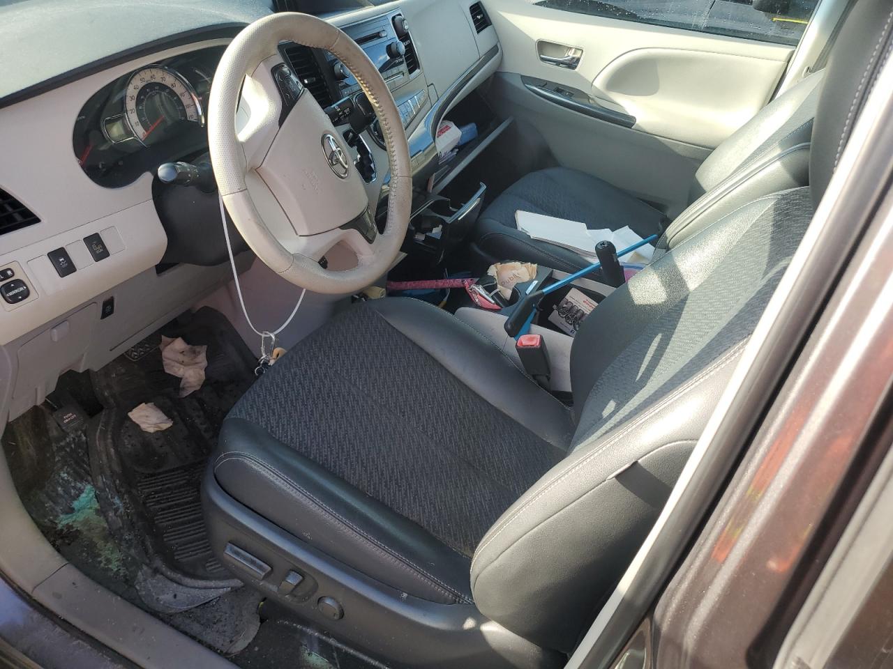 2014 Toyota Sienna VIN 5TDXK3DC8ES520160 Copart auction photo, water/flood damage thumbnail 7