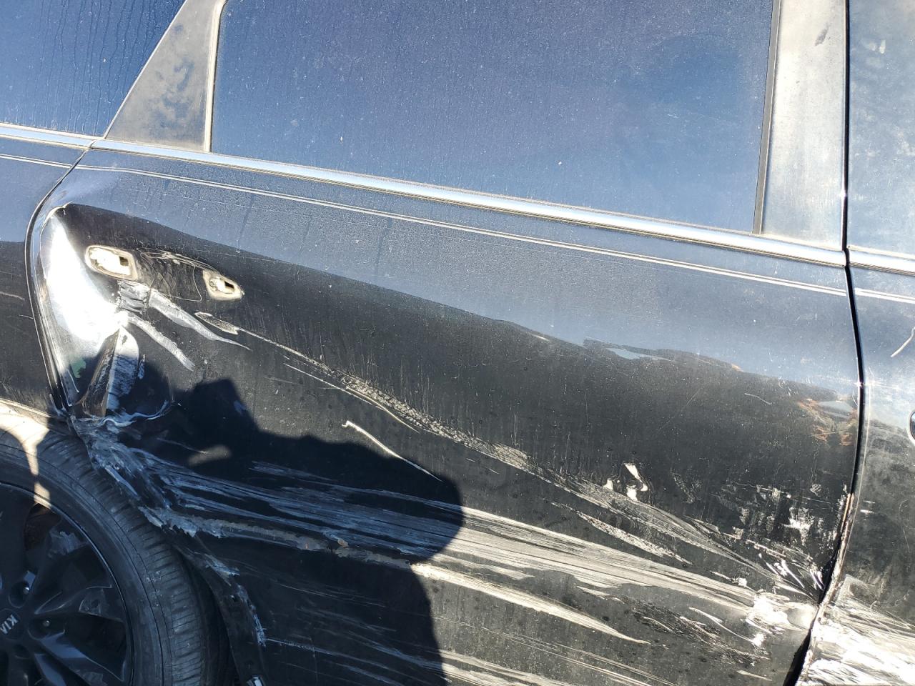 2019 KIA Sorento VIN 5XYPG4A59KG589526 Copart auction photo, all over damage thumbnail 11