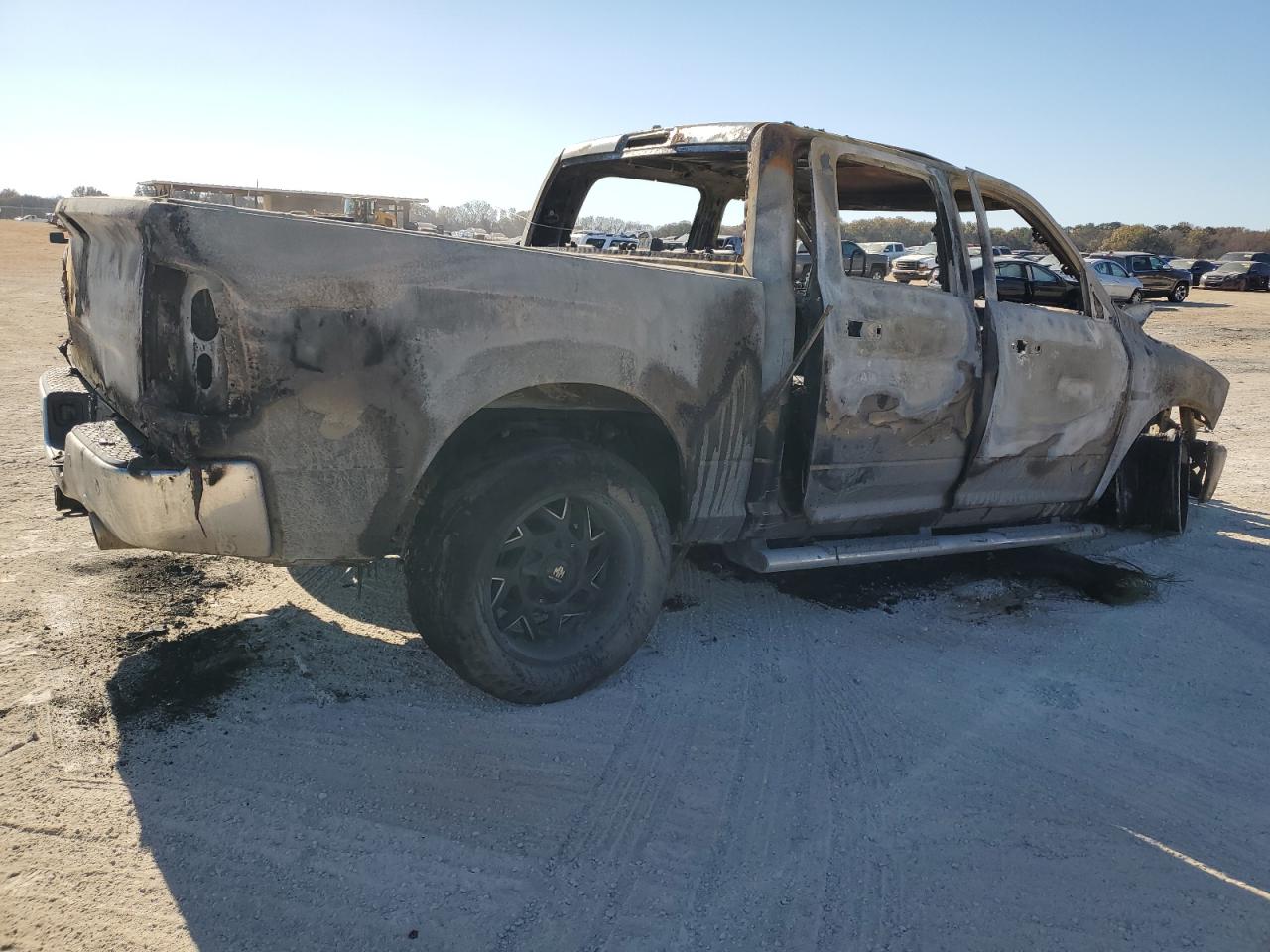 2017 RAM 1500 VIN 1C6RR7LM9HS876366 Copart auction photo, burn damage thumbnail 3