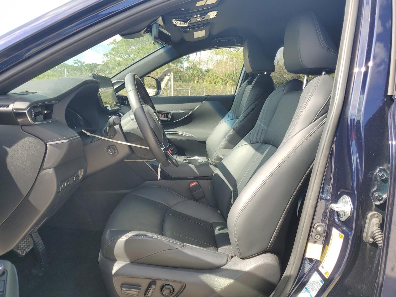 2021 Toyota Venza VIN JTEAAAAH5MJ016394 Copart auction photo, front end / minor dent/scratches damage thumbnail 7