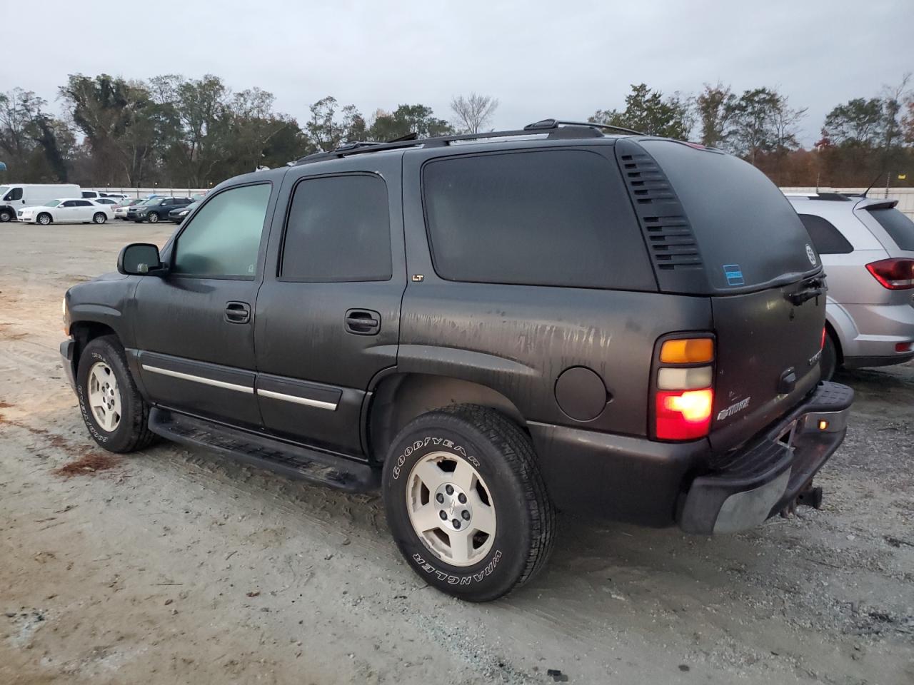2004 Chevrolet Tahoe VIN 1GNEC13Z64R294333 Copart auction photo, top/roof / side damage thumbnail 2