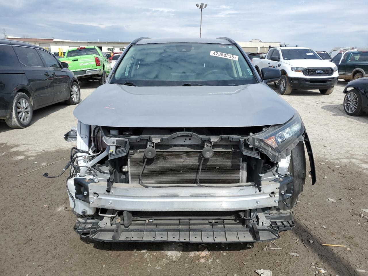 2020 Toyota RAV 4 VIN JTMH1RFV8LD046647 Copart auction photo, front end / side damage thumbnail 5