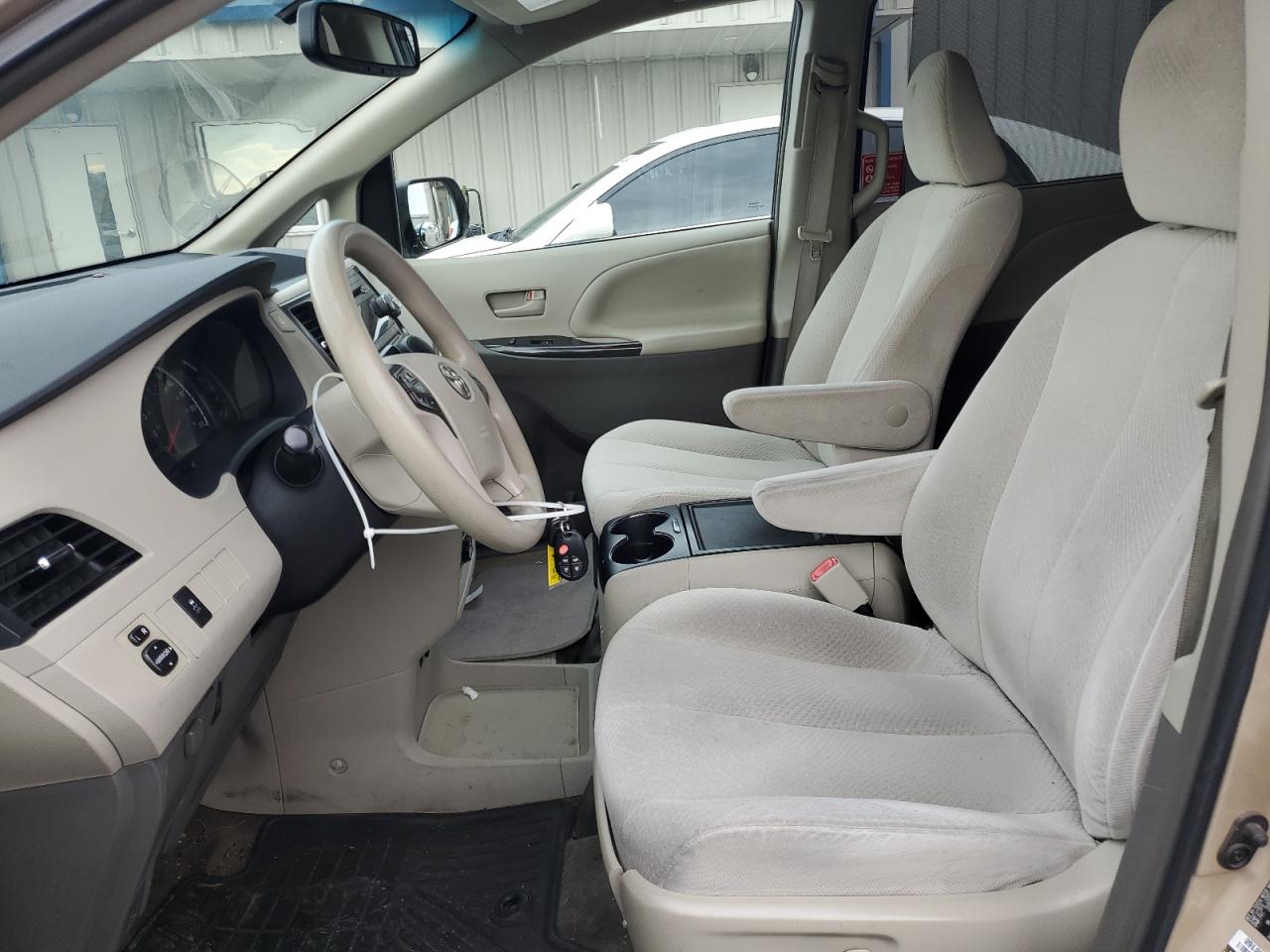 2014 Toyota Sienna VIN 5TDKK3DC6ES462513 Copart auction photo, front end damage thumbnail 7