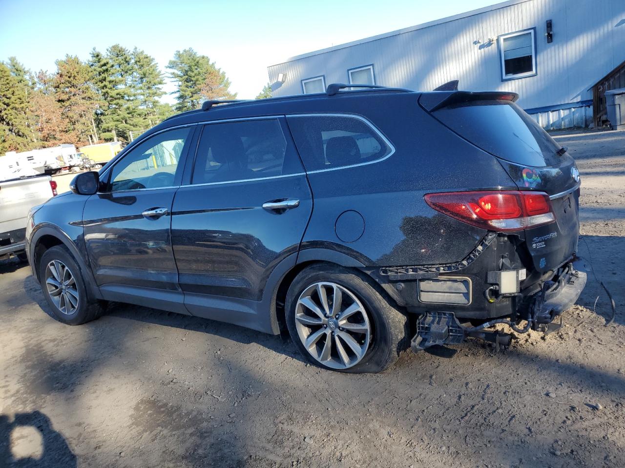 2018 Hyundai Santa Fe VIN KM8SNDHF8JU285739 Copart auction photo, side / rear end damage thumbnail 2