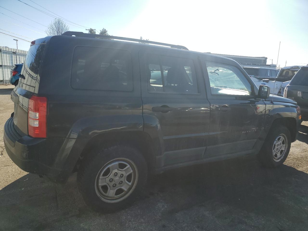 2011 Jeep Liberty (Patriot) VIN 1J4NF1GBXBD187724 Copart auction photo, side / front end damage thumbnail 3