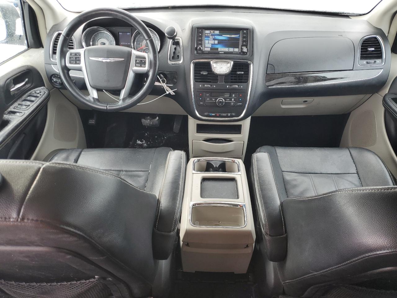 2013 Chrysler Town & Country VIN 2C4RC1BG7DR753728 Copart auction photo, front end damage thumbnail 8