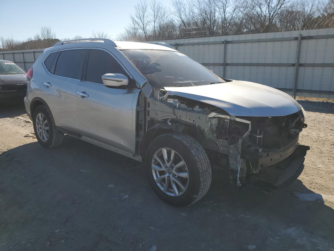 2017 Nissan Rogue VIN KNMAT2MTXHP546531 Copart auction photo, front end / side damage thumbnail 4