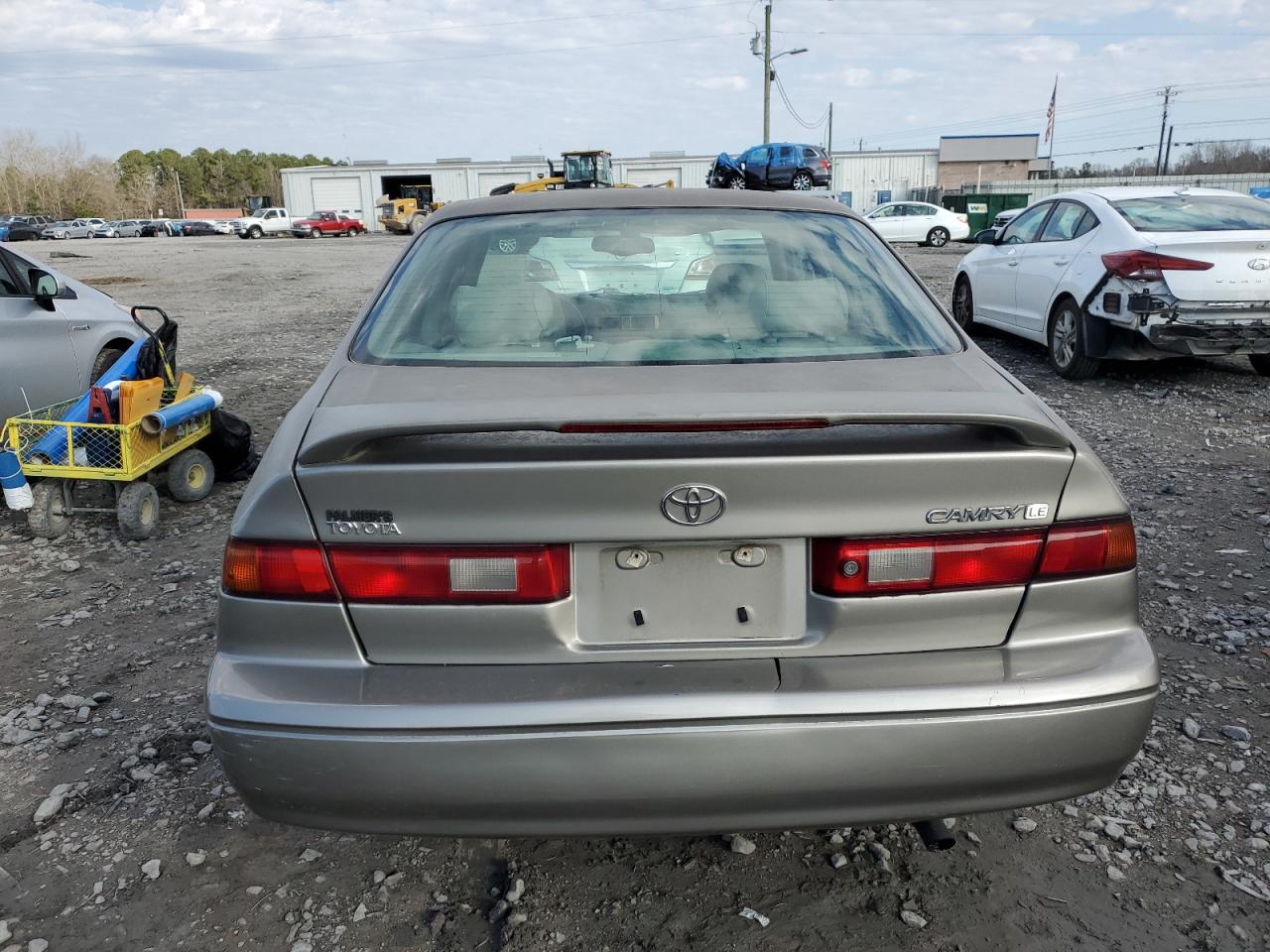 1997 Toyota Camry VIN 4T1BG22K7VU028999 Copart auction photo, rear end damage thumbnail 6