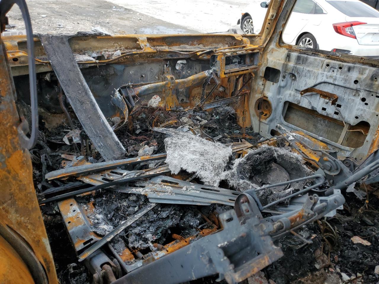 2004 Hummer H2 VIN 5GRGN23U14H117277 Copart auction photo, burn damage thumbnail 8
