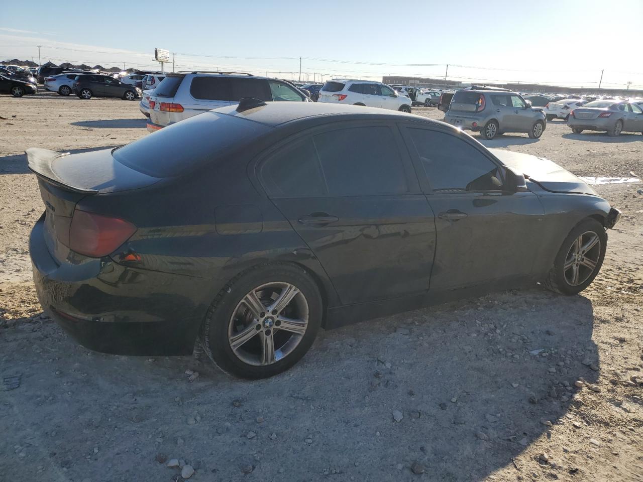 2015 BMW 3er VIN WBA3C1C54FK121349 Copart auction photo, front end / side damage thumbnail 3