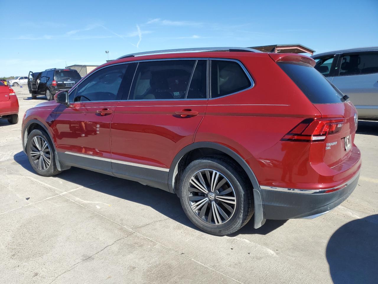 2019 Volkswagen Tiguan VIN 3VV3B7AX6KM119085 Copart auction photo, unknown damage thumbnail 2