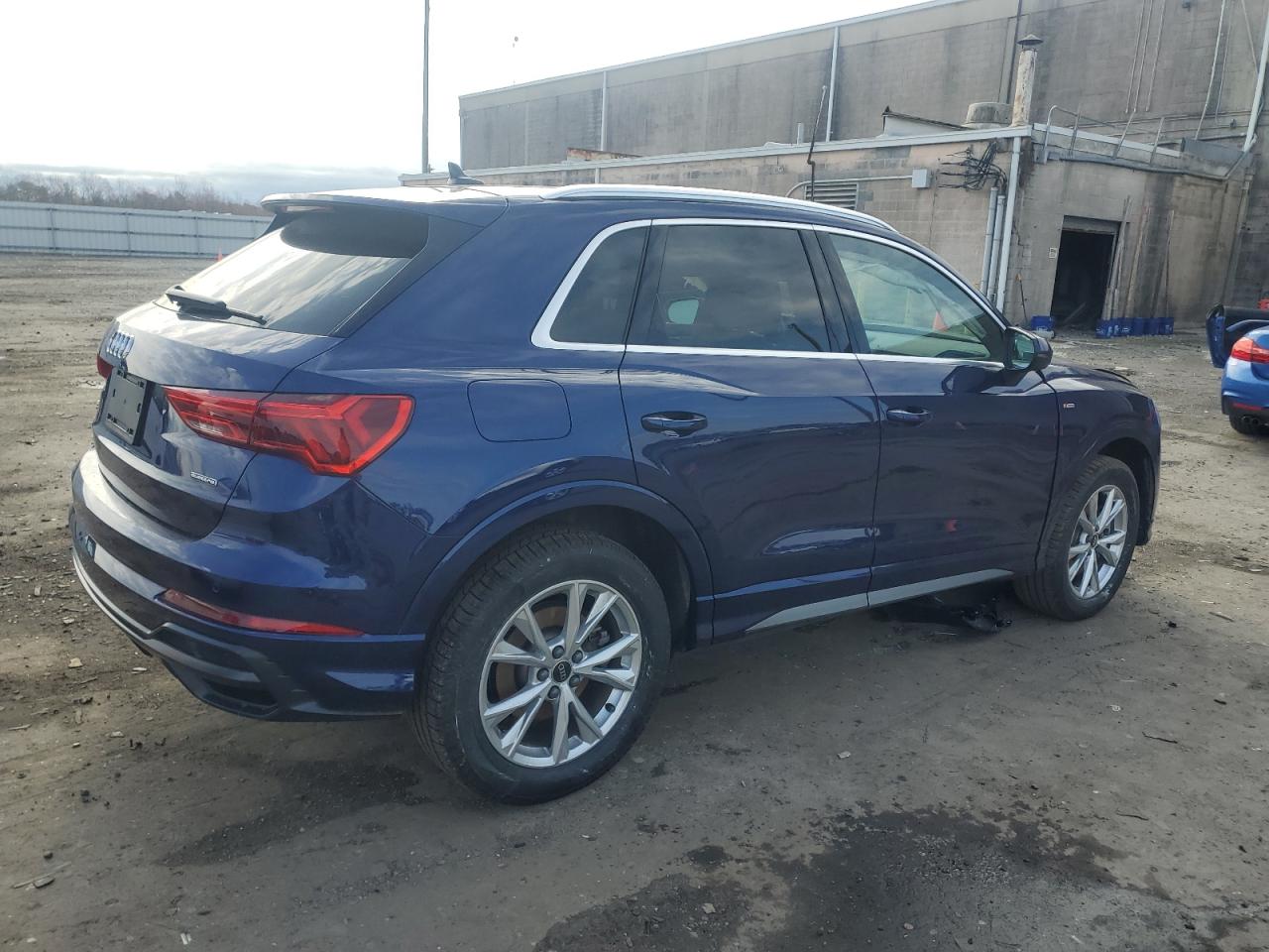 2022 Audi Q3 VIN WA1EECF3XN1110074 Copart auction photo, front end / minor dent/scratches damage thumbnail 3