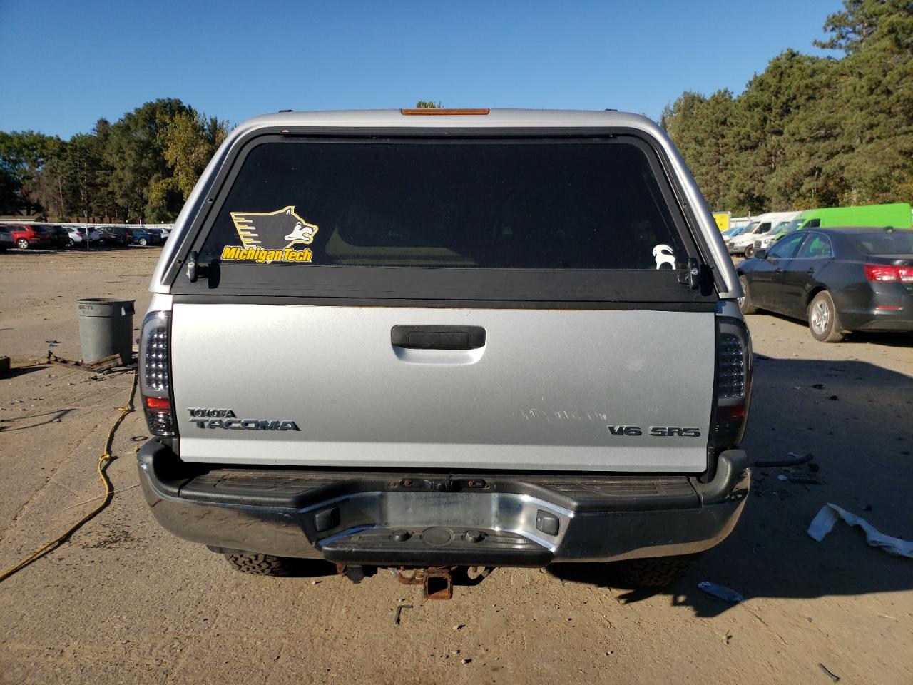 2007 Toyota Tacoma VIN 5TELU42N77Z350981 Copart auction photo, minor dent/scratches damage thumbnail 6