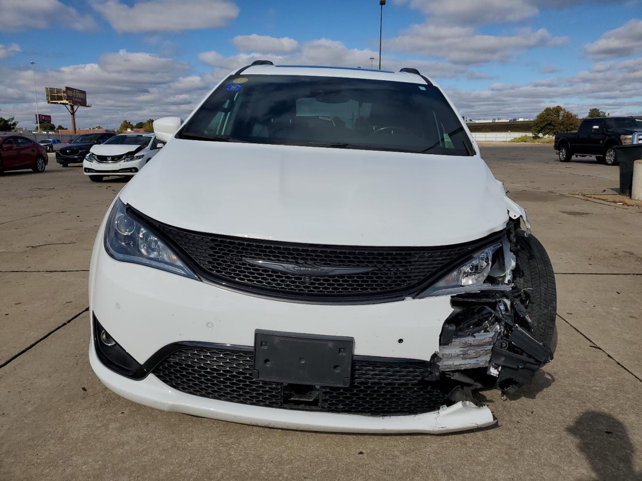 2019 Chrysler Pacifica VIN 2C4RC1EG3KR576958 Copart auction photo, all over damage thumbnail 5