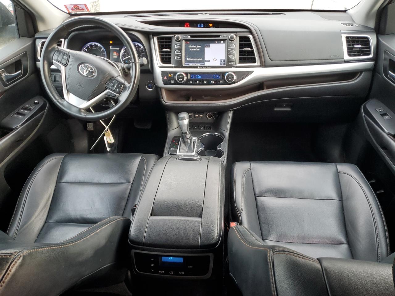 2019 Toyota Highlander VIN 5TDJZRFH6KS621092 Copart auction photo, front end damage thumbnail 8