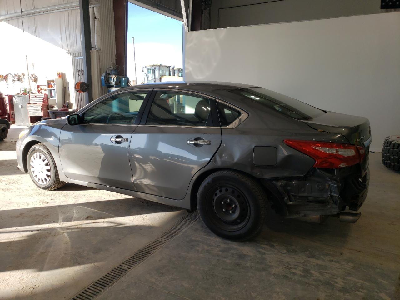 2017 Nissan Altima VIN 1N4AL3AP2HN353109 Copart auction photo, rear end / hail damage thumbnail 2