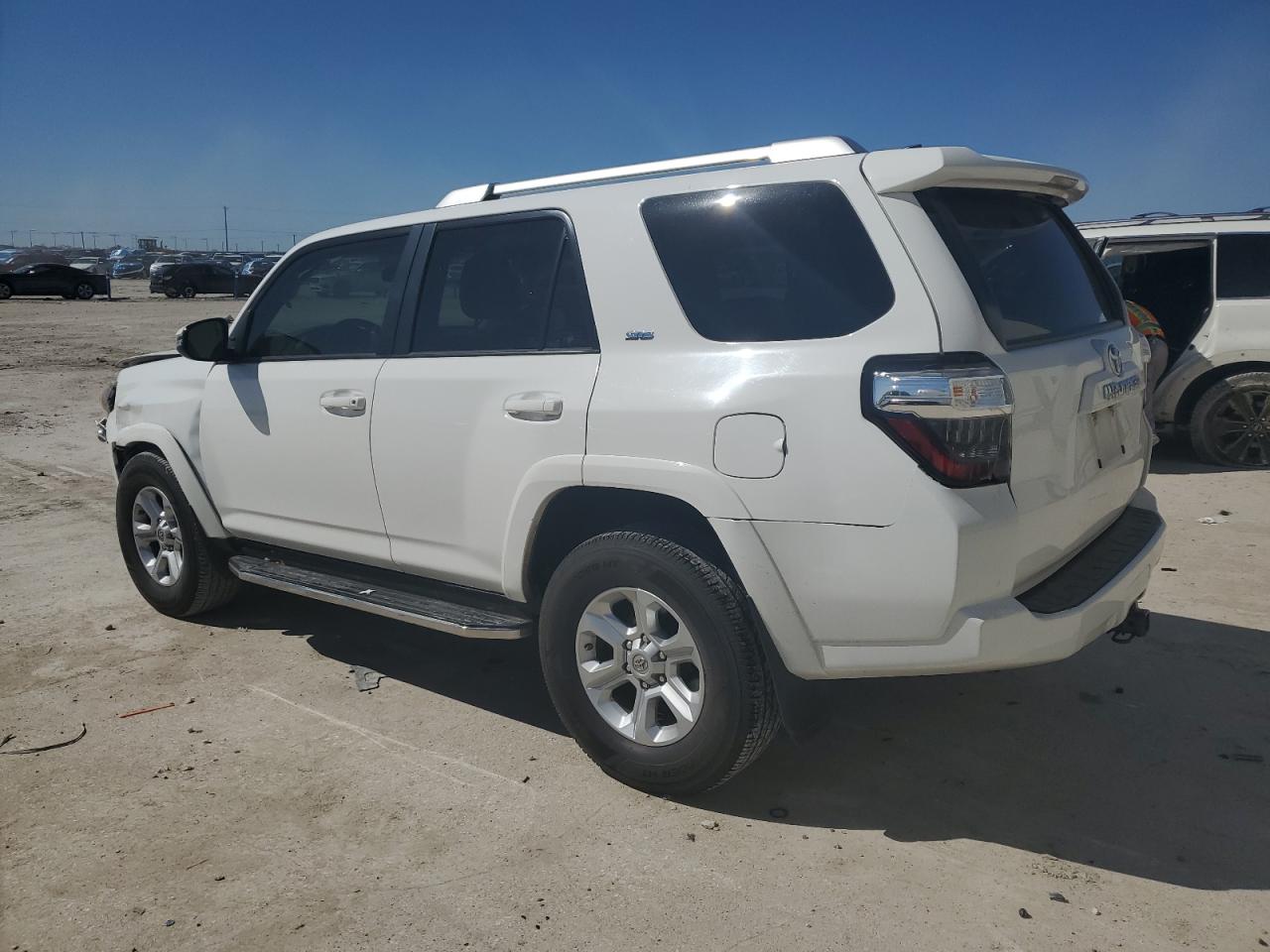 2016 Toyota 4Runner VIN JTEZU5JR0G5128169 Copart auction photo, front end / minor dent/scratches damage thumbnail 2