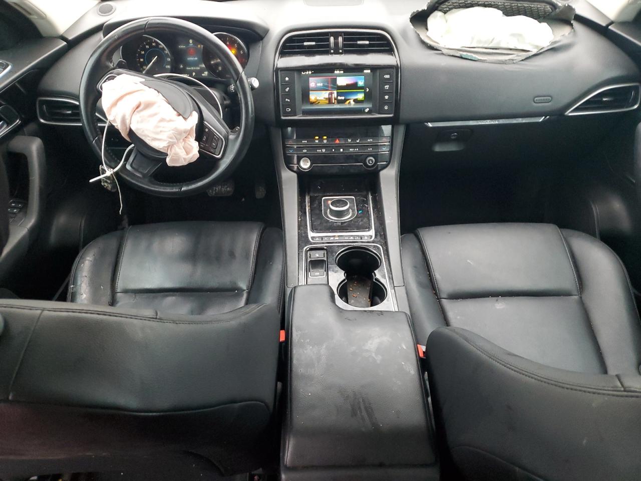 2017 Jaguar F-Pace VIN SADCJ2BV4HA062493 Copart auction photo, front end damage thumbnail 8