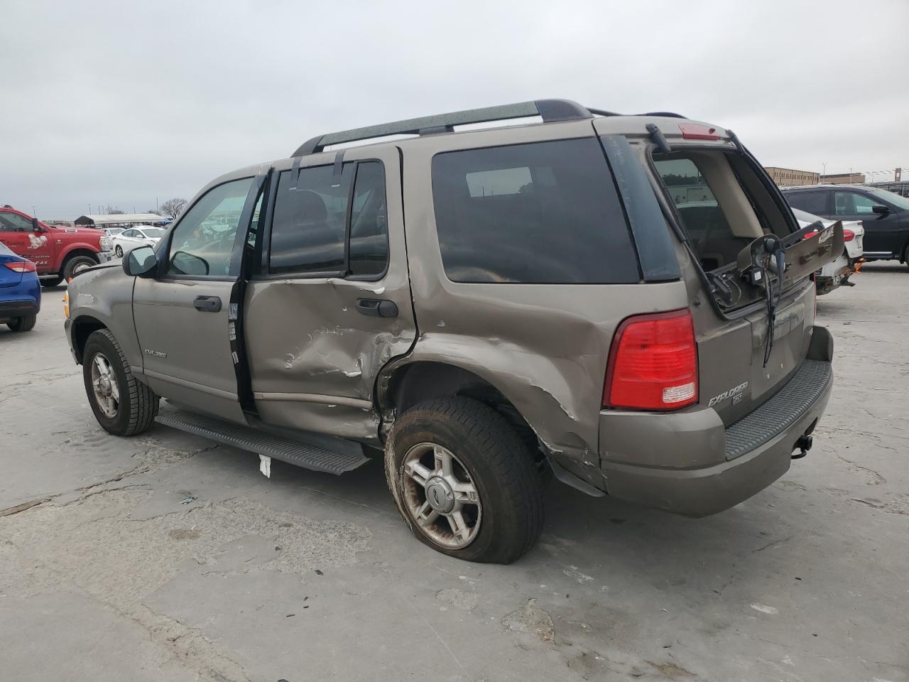 2005 Ford Explorer VIN 1FMZU63K85ZA10575 Copart auction photo, all over damage thumbnail 2