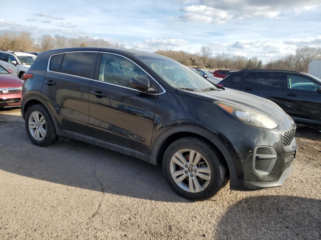2017 KIA Sportage VIN KNDPM3AC3H7097615 Copart auction photo, vandalism damage thumbnail 4