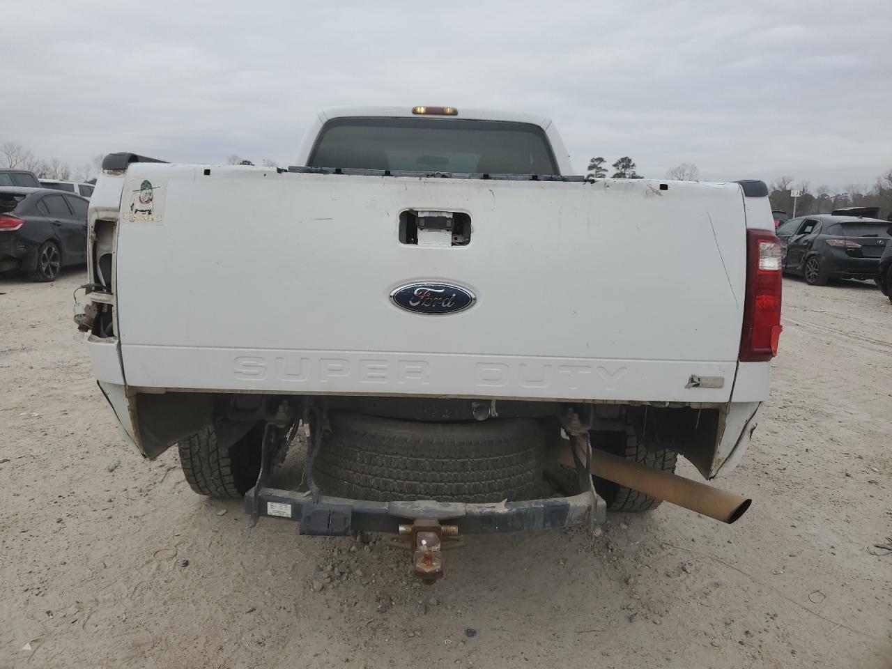 2011 Ford F250 VIN 1FT7X2A60BEA15662 Copart auction photo, rear end / side damage thumbnail 6