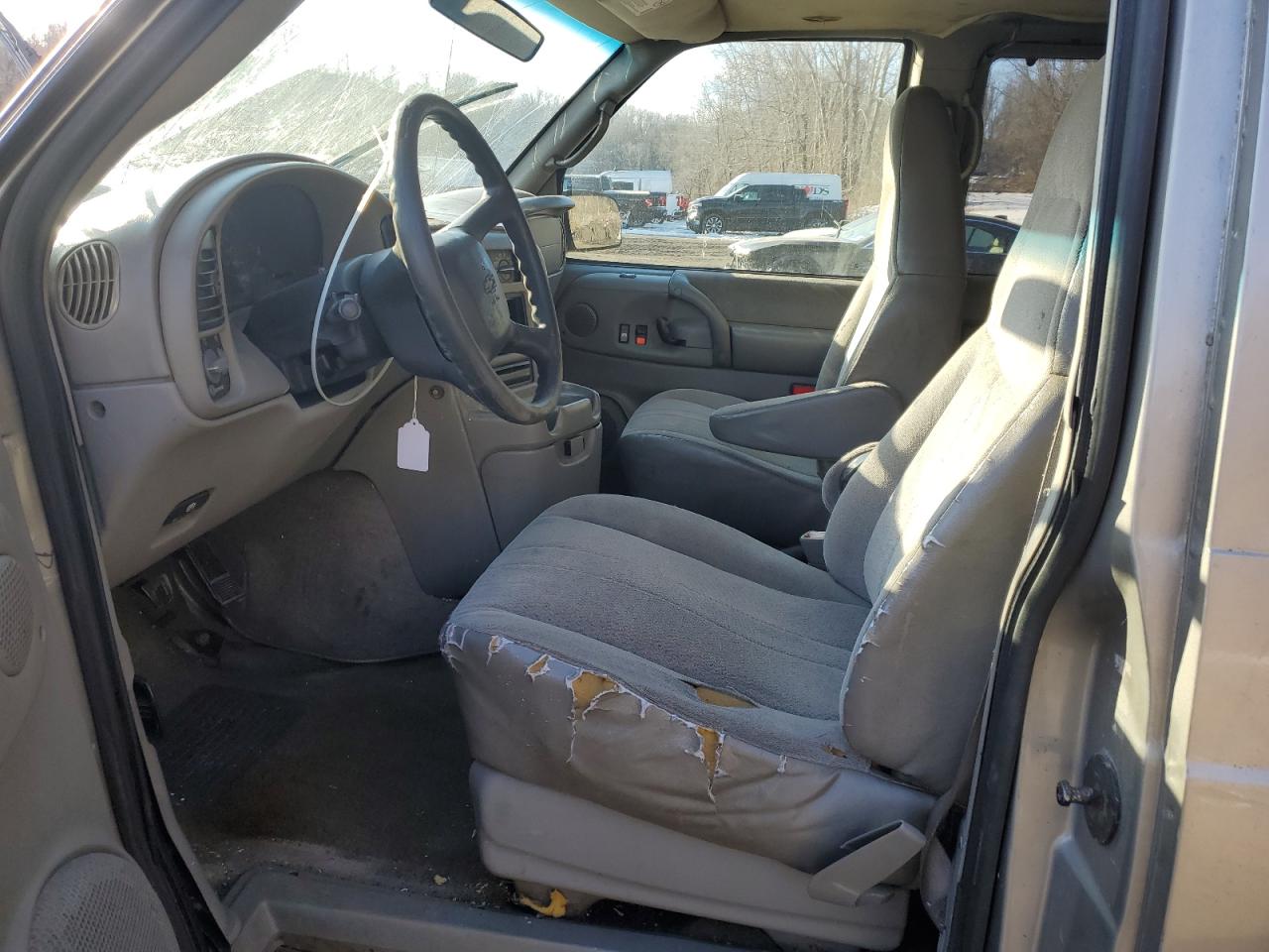 2004 Chevrolet Astro VIN 1GNDM19X44B102169 Copart auction photo, front end / side damage thumbnail 7