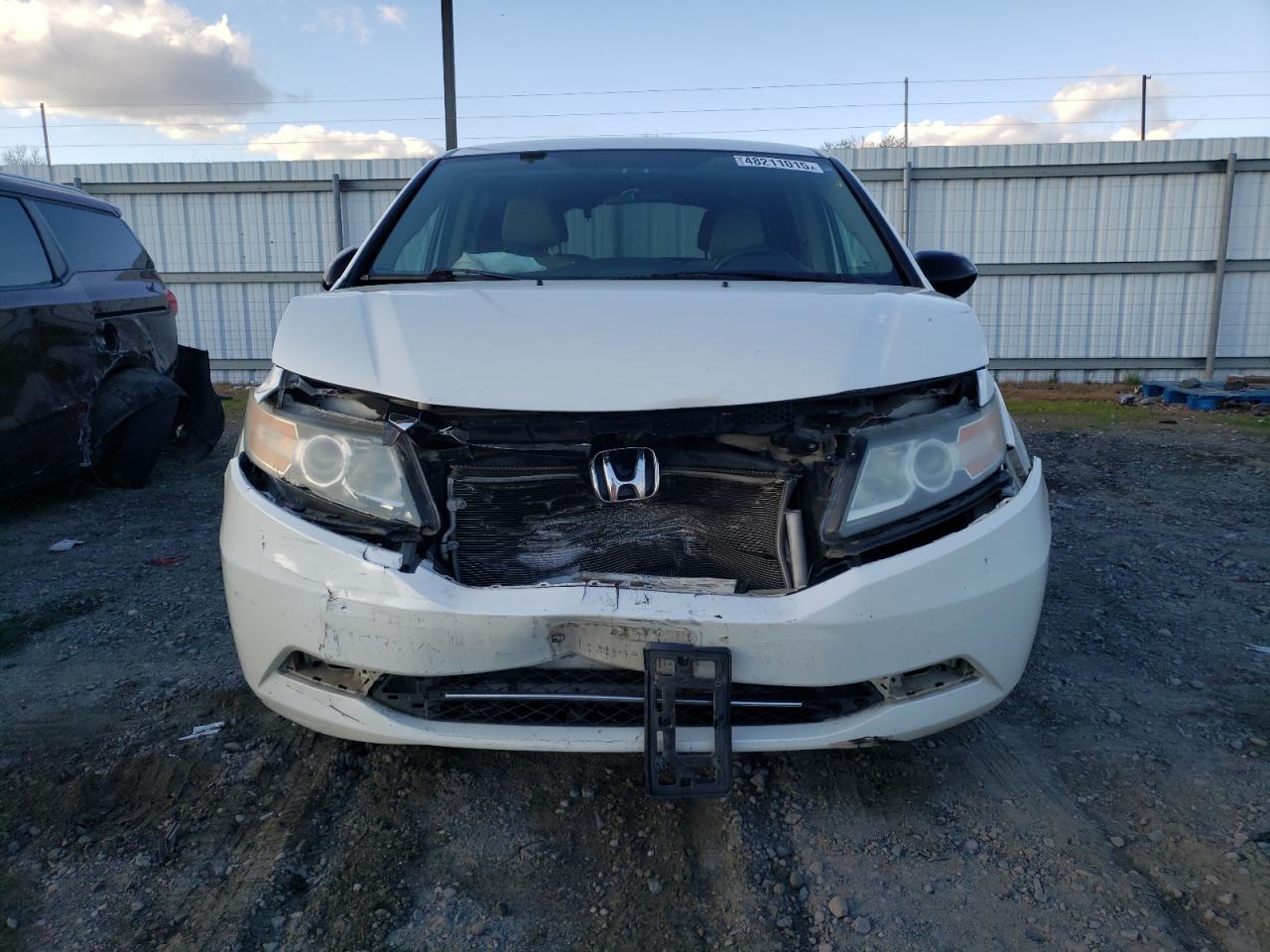 2015 Honda Odyssey VIN 5FNRL5H24FB018948 Copart auction photo, front end / side damage thumbnail 5
