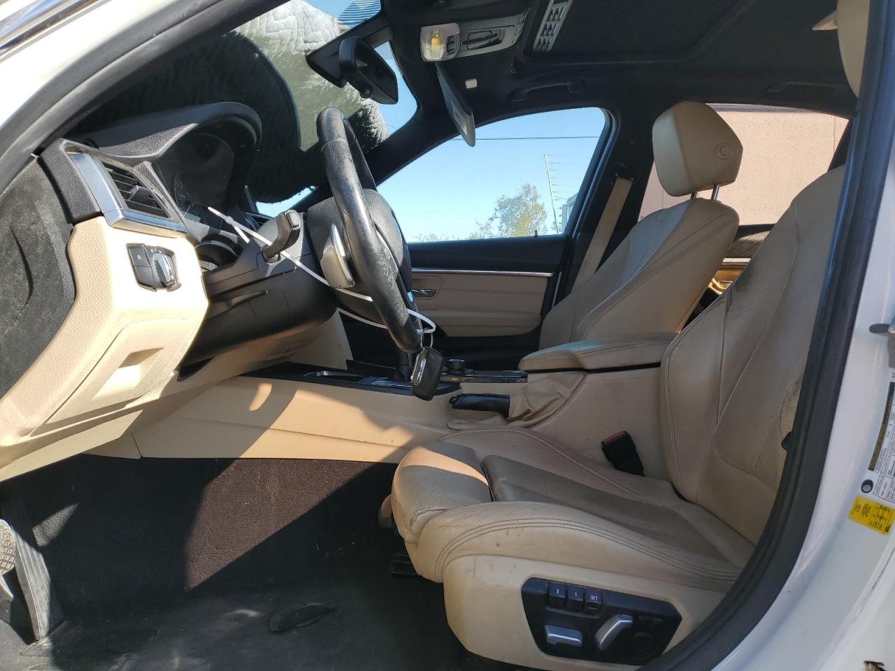 2017 BMW 3er VIN WBA8B9G58HNU09359 Copart auction photo, front end damage thumbnail 7