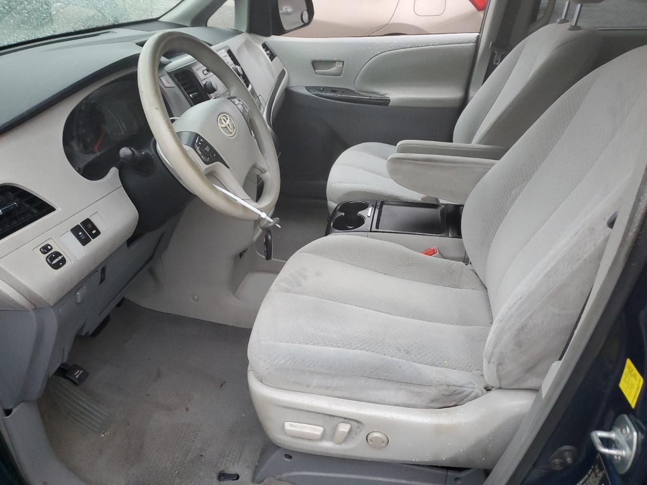 2011 Toyota Sienna VIN 5TDKK3DC8BS030808 Copart auction photo, rear end damage thumbnail 7