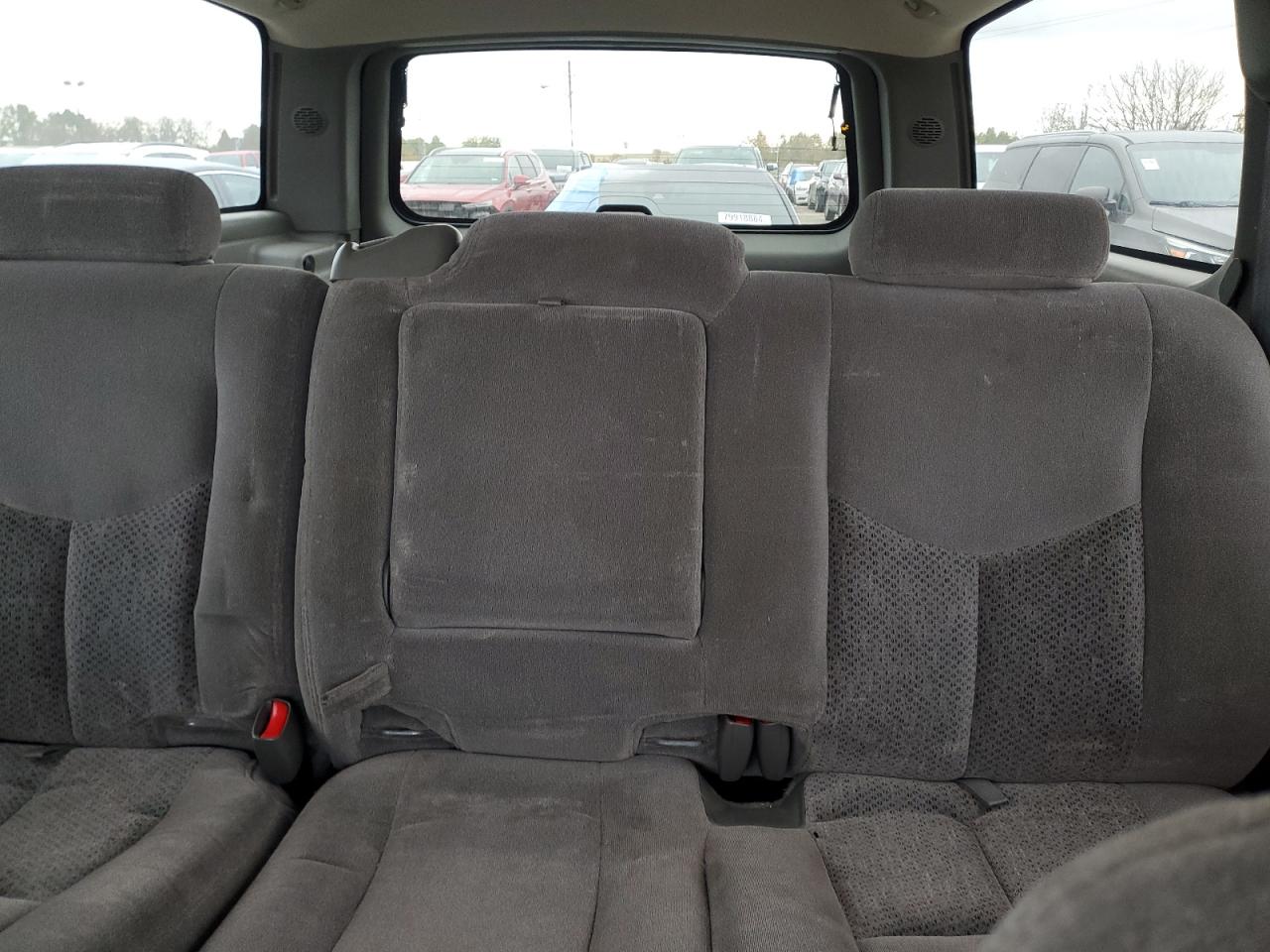 2004 Chevrolet Suburban VIN 1GNEC16Z44J327890 Copart auction photo, front end / minor dent/scratches damage thumbnail 10