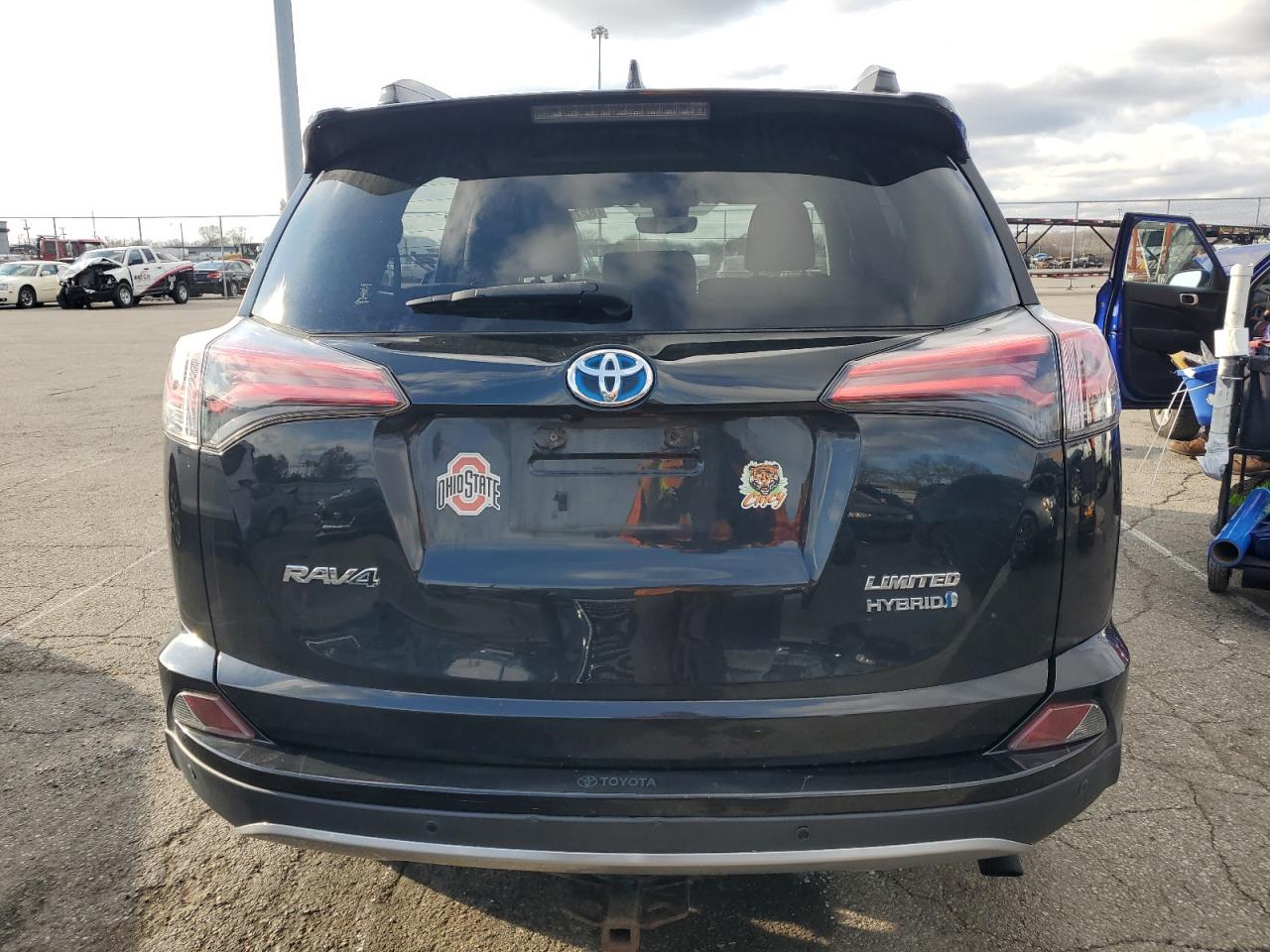 2017 Toyota RAV 4 VIN JTMDJREV7HD079288 Copart auction photo, side damage thumbnail 6