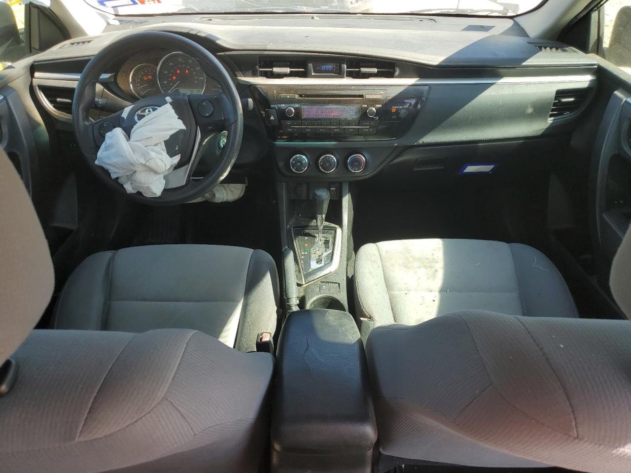 2015 Toyota Corolla VIN 5YFBURHE3FP310370 Copart auction photo, front end / side damage thumbnail 8