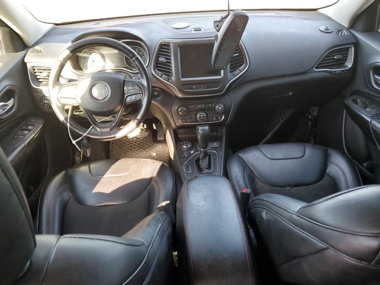2019 Jeep Cherokee VIN 1C4PJMBX0KD284268 Copart auction photo, front end / rear end damage thumbnail 8