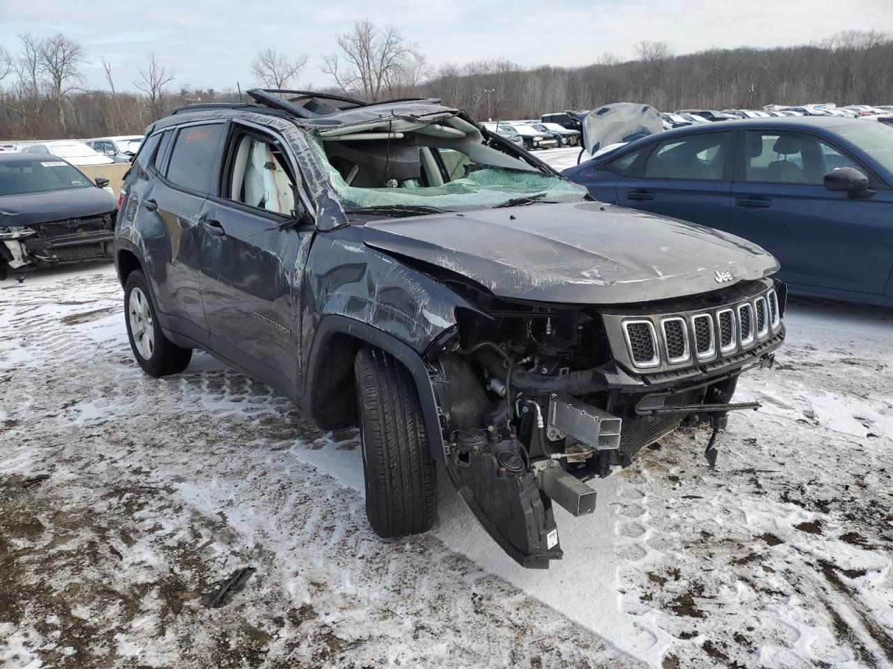 2019 Jeep Compass VIN 3C4NJDBB7KT683510 Copart auction photo, rollover damage thumbnail 4