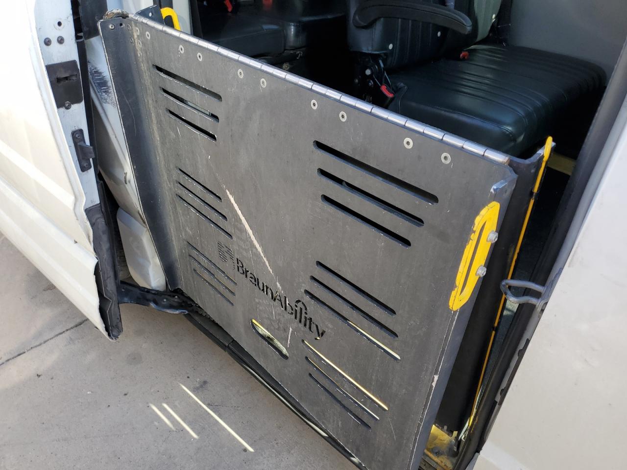 2019 Dodge Caravan VIN 2C7WDGBG5KR698909 Copart auction photo, normal wear damage thumbnail 13