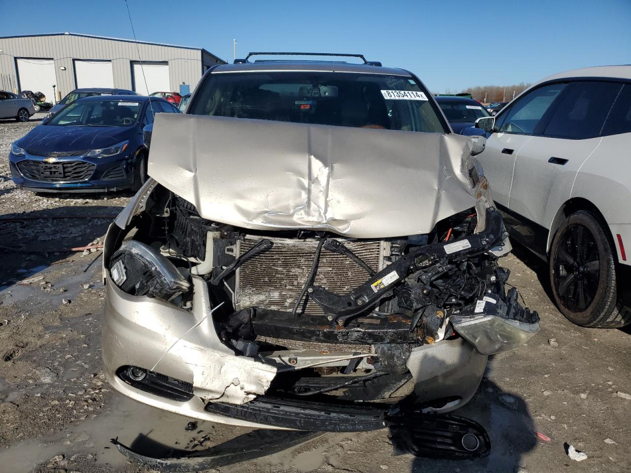 2013 Chrysler Town & Country VIN 2C4RC1GGXDR572471 Copart auction photo, front end damage thumbnail 5