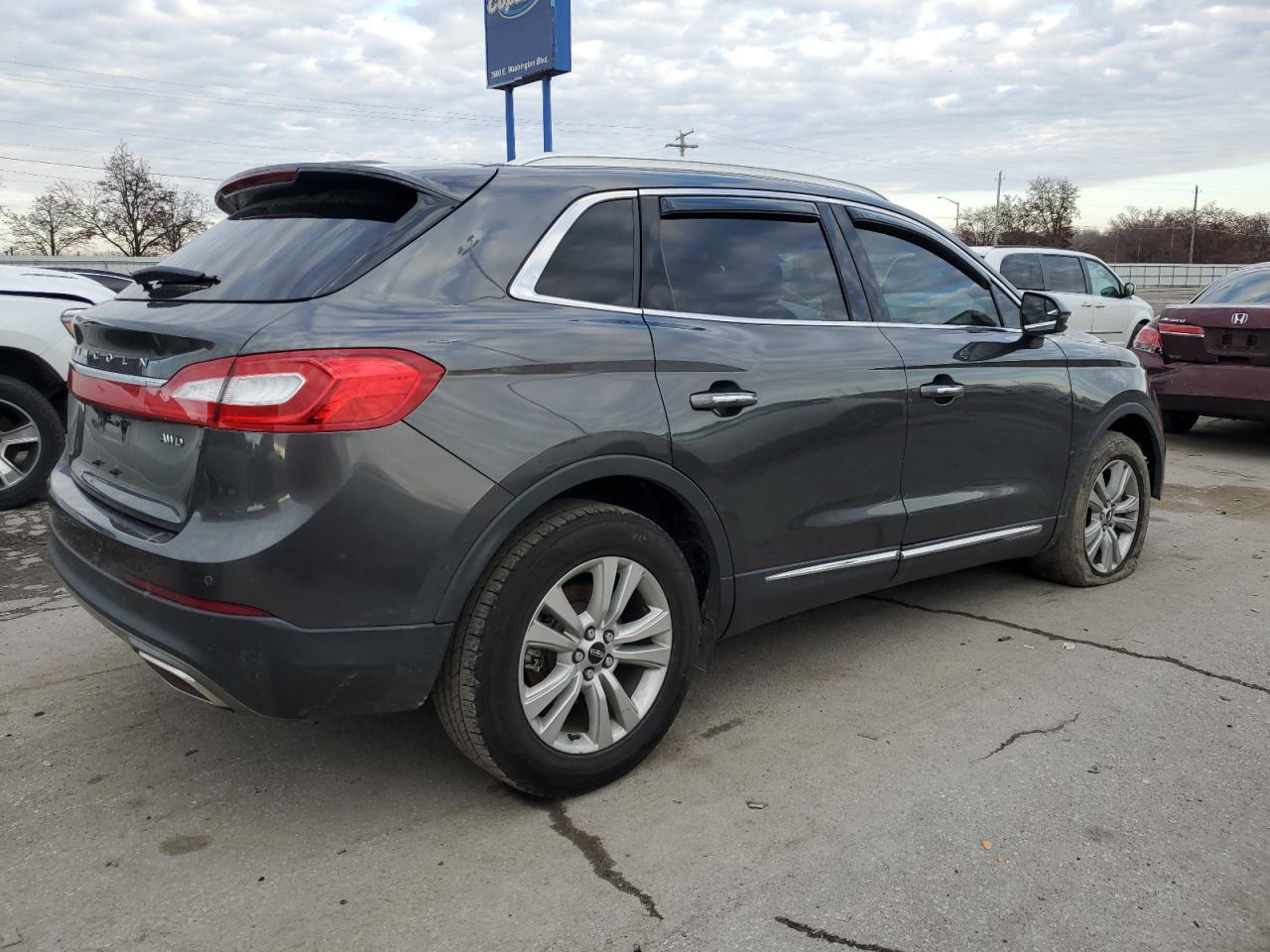 2018 Lincoln MKX VIN 2LMPJ8JR1JBL42368 Copart auction photo, front end damage thumbnail 3