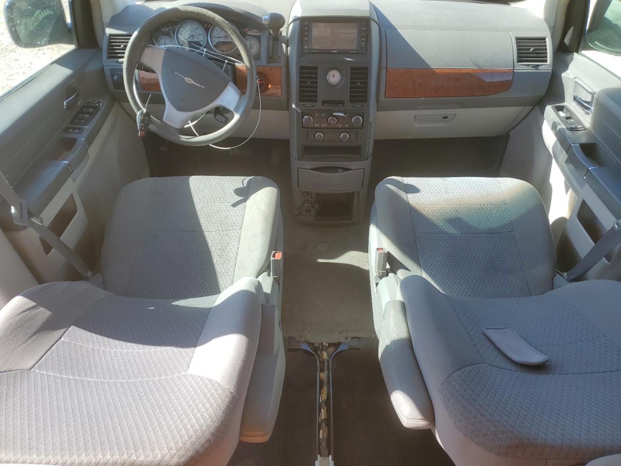 2008 Chrysler Town & Country VIN 2A8HR44H68R727332 Copart auction photo, hail / front end damage thumbnail 8