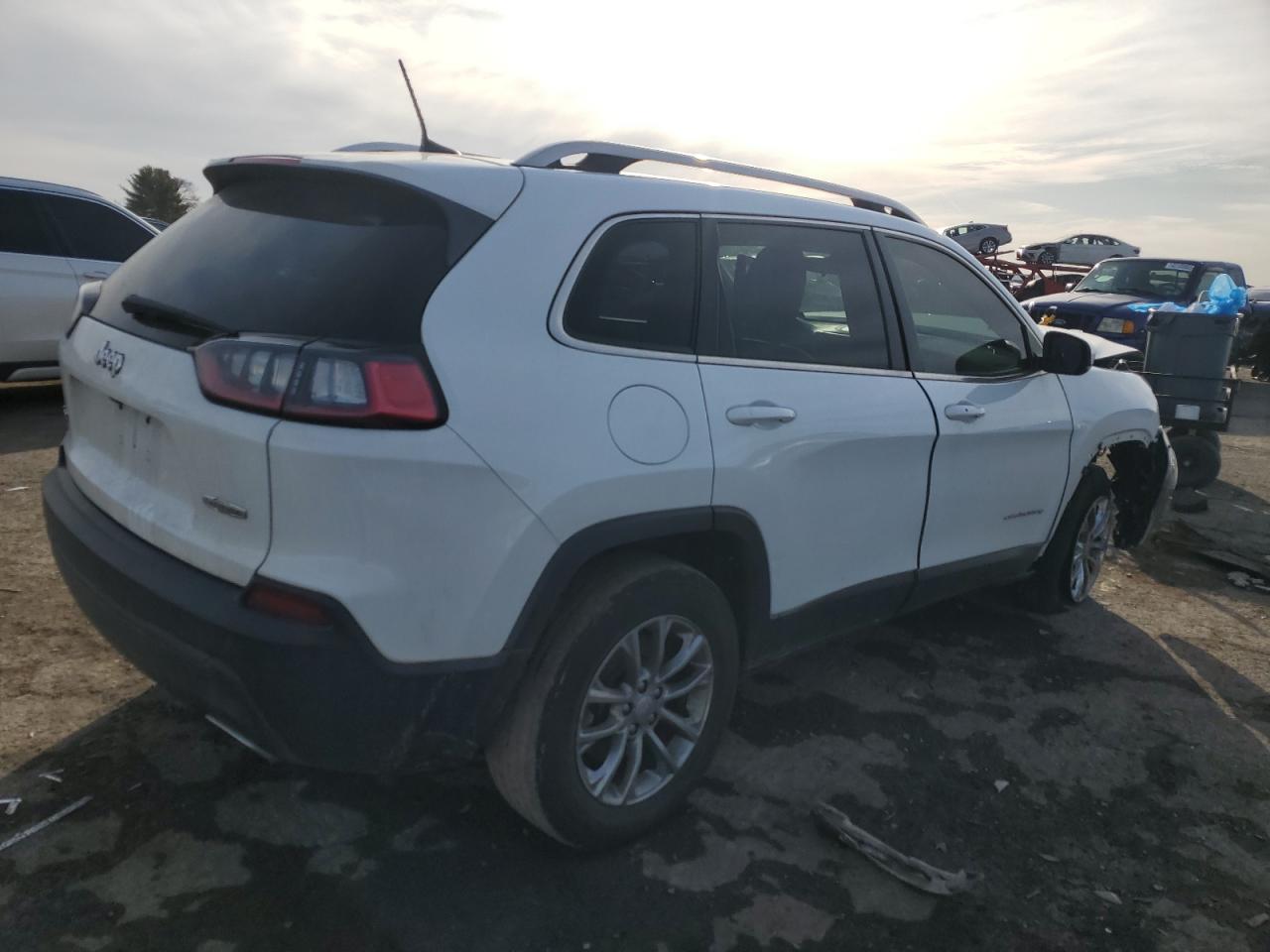 2019 Jeep Grand Cherokee VIN 1C4PJMLX8KD368627 Copart auction photo, front end damage thumbnail 3