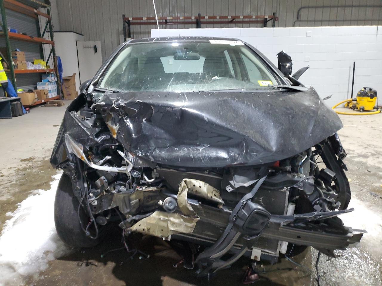 2015 Honda Fit VIN 3HGGK5H8XFM772514 Copart auction photo, front end / minor dent/scratches damage thumbnail 5