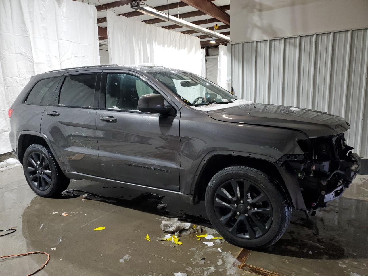 2017 Jeep Grand Cherokee VIN 1C4RJFAG2HC767989 Copart auction photo, front end / side damage thumbnail 4