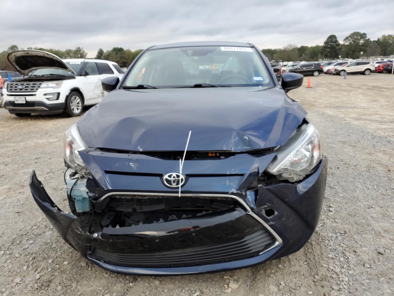 2017 Toyota Yaris VIN 3MYDLBYV3HY160705 Copart auction photo, front end / mechanical damage thumbnail 5