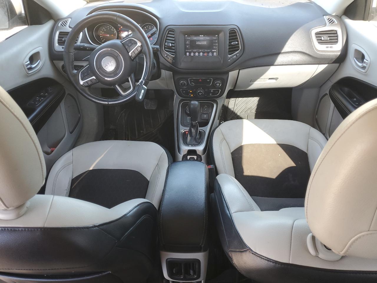 2017 Jeep Compass VIN 3C4NJDBB9HT668015 Copart auction photo, front end damage thumbnail 8