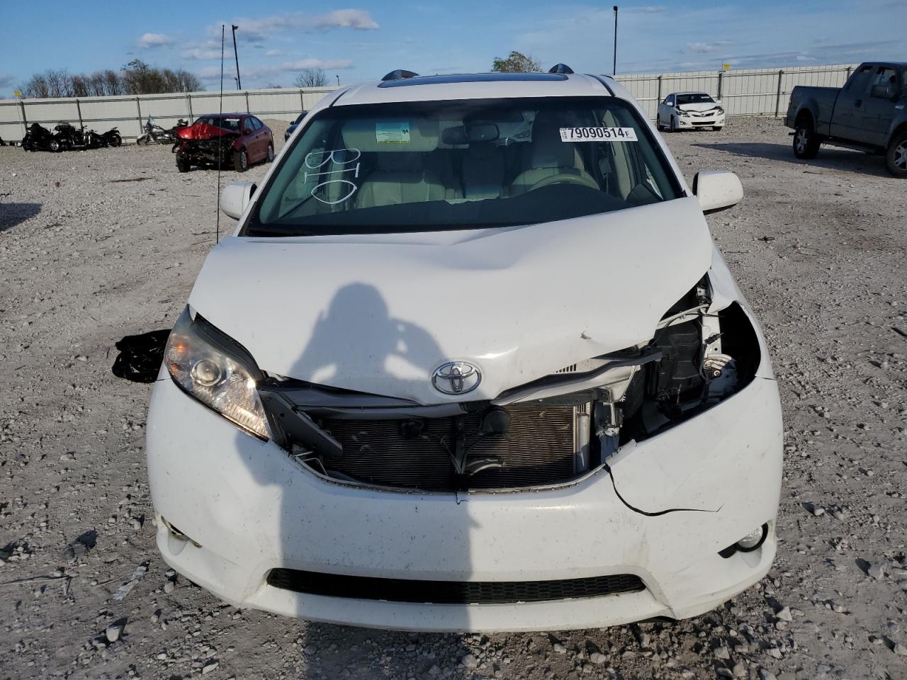 2014 Toyota Sienna VIN 5TDYK3DC7ES485017 Copart auction photo, front end damage thumbnail 5