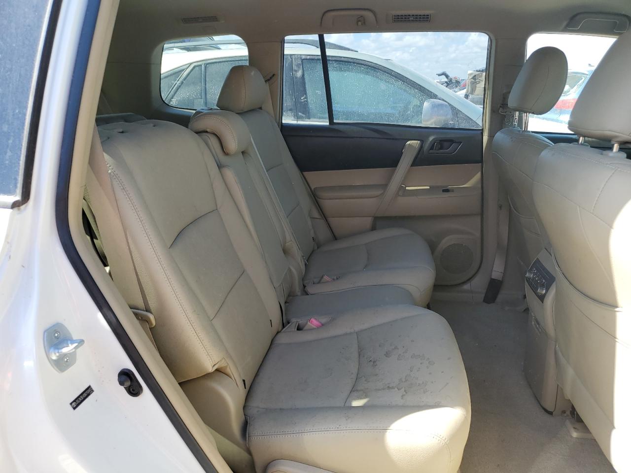 2010 Toyota Highlander VIN JTEZK3EH0A2104412 Copart auction photo, water/flood damage thumbnail 11