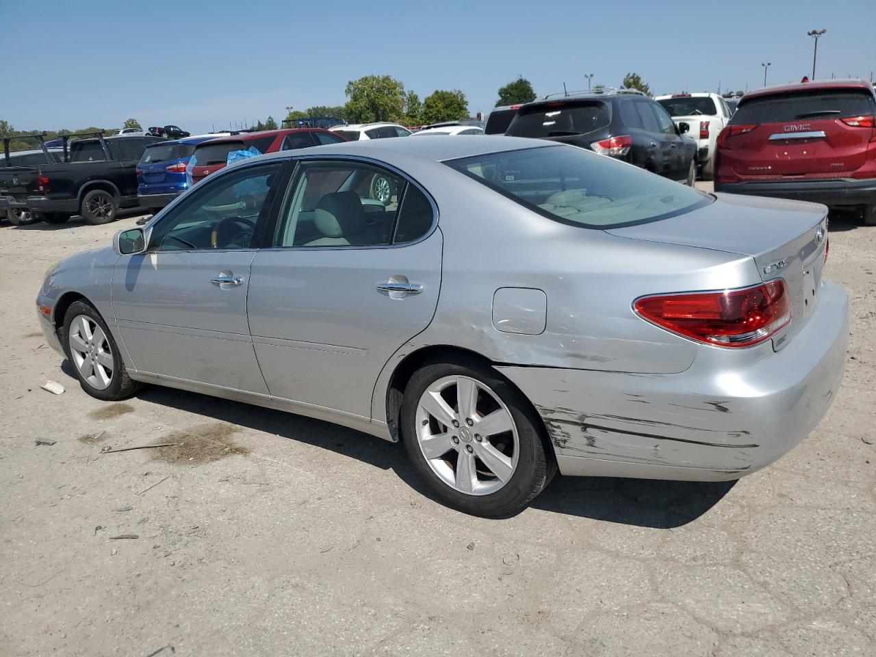 2005 Lexus ES VIN JTHBA30G155071155 Copart auction photo, rear end / minor dent/scratches damage thumbnail 2