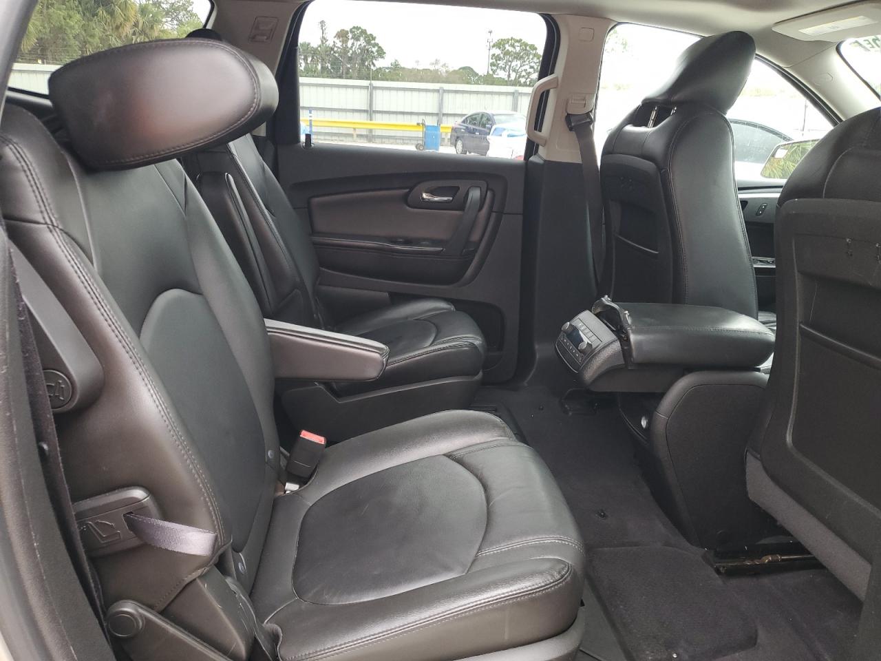 2011 Chevrolet Traverse VIN 1GNKRJED2BJ237450 Copart auction photo, side / rear end damage thumbnail 11