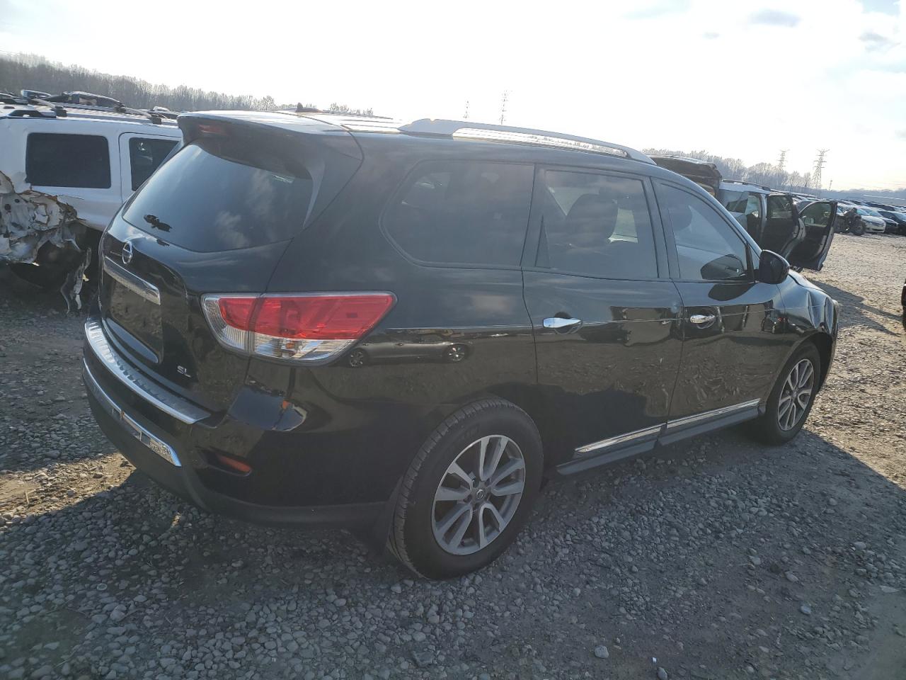 2014 Nissan Pathfinder VIN 5N1AR2MN8EC643922 Copart auction photo, front end / side damage thumbnail 3