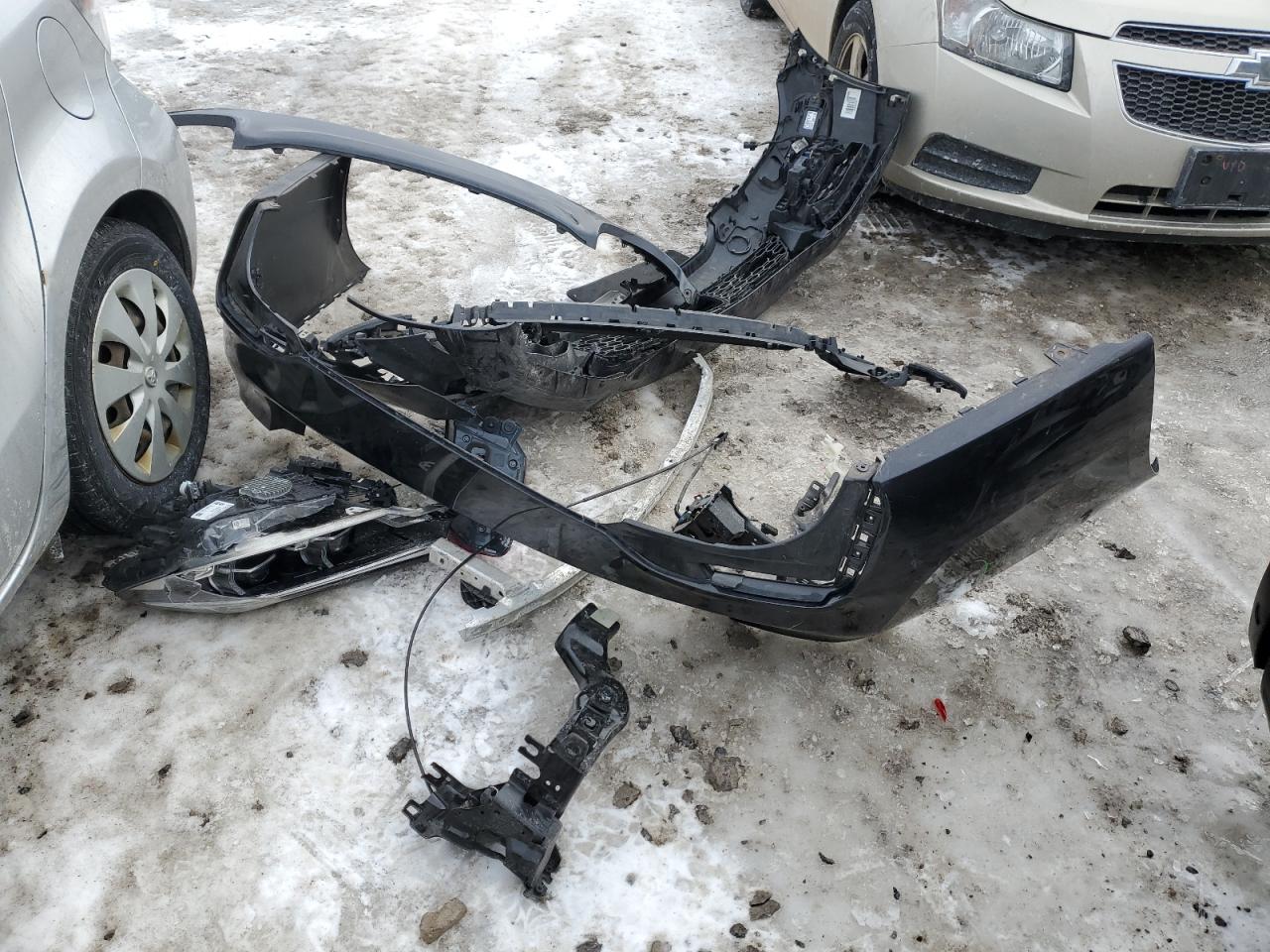 2019 BMW 5er VIN WBAJE7C57KWW18404 Copart auction photo, front end / rear end damage thumbnail 12