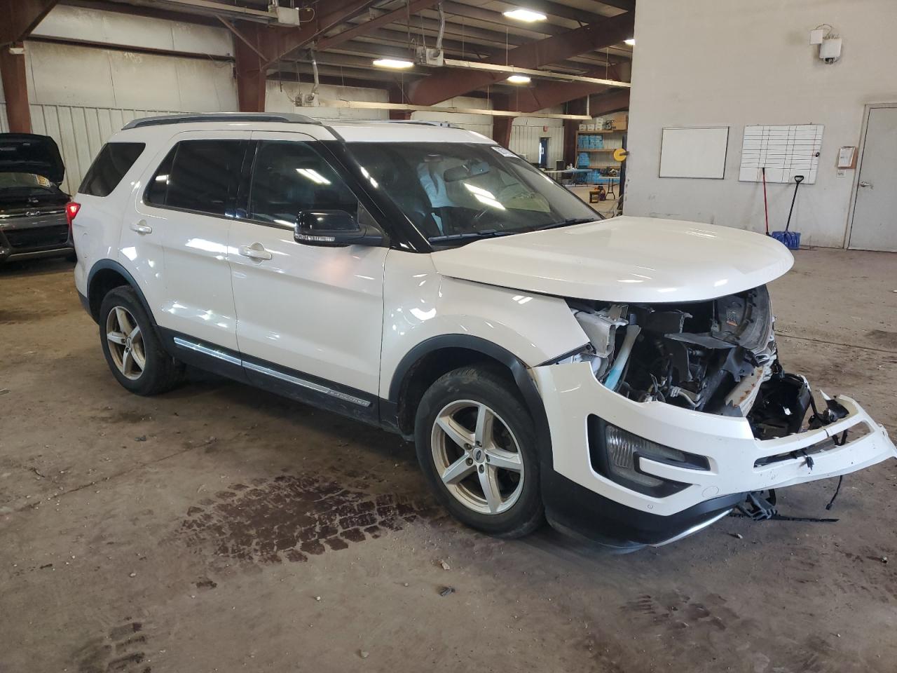 2016 Ford Explorer VIN 1FM5K8D85GGD07126 Copart auction photo, front end / side damage thumbnail 4